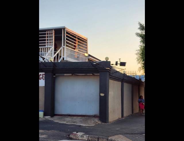 10 BEDROOM HOUSE FOR SALE IN TROYEVILLE
